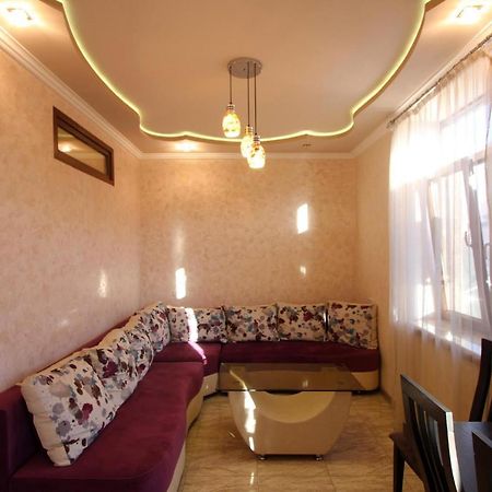 Amiryan street 1 bedroom Deluxe apartment With Balcony AM104 Jerevan Buitenkant foto