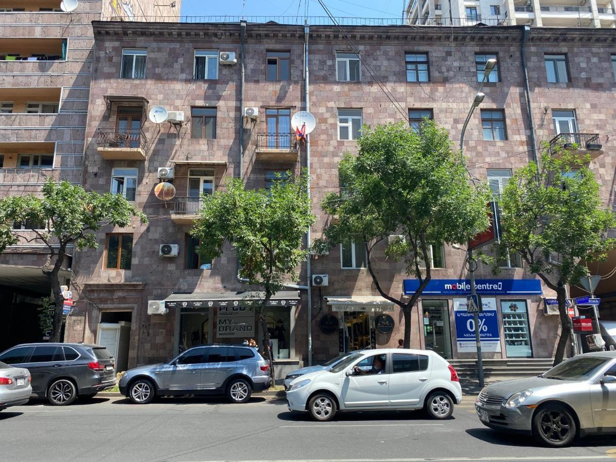 Amiryan street 1 bedroom Deluxe apartment With Balcony AM104 Jerevan Buitenkant foto