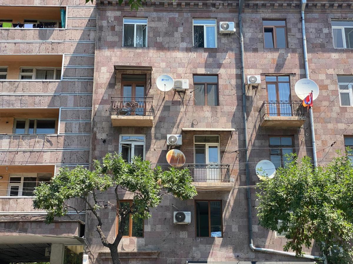 Amiryan street 1 bedroom Deluxe apartment With Balcony AM104 Jerevan Buitenkant foto