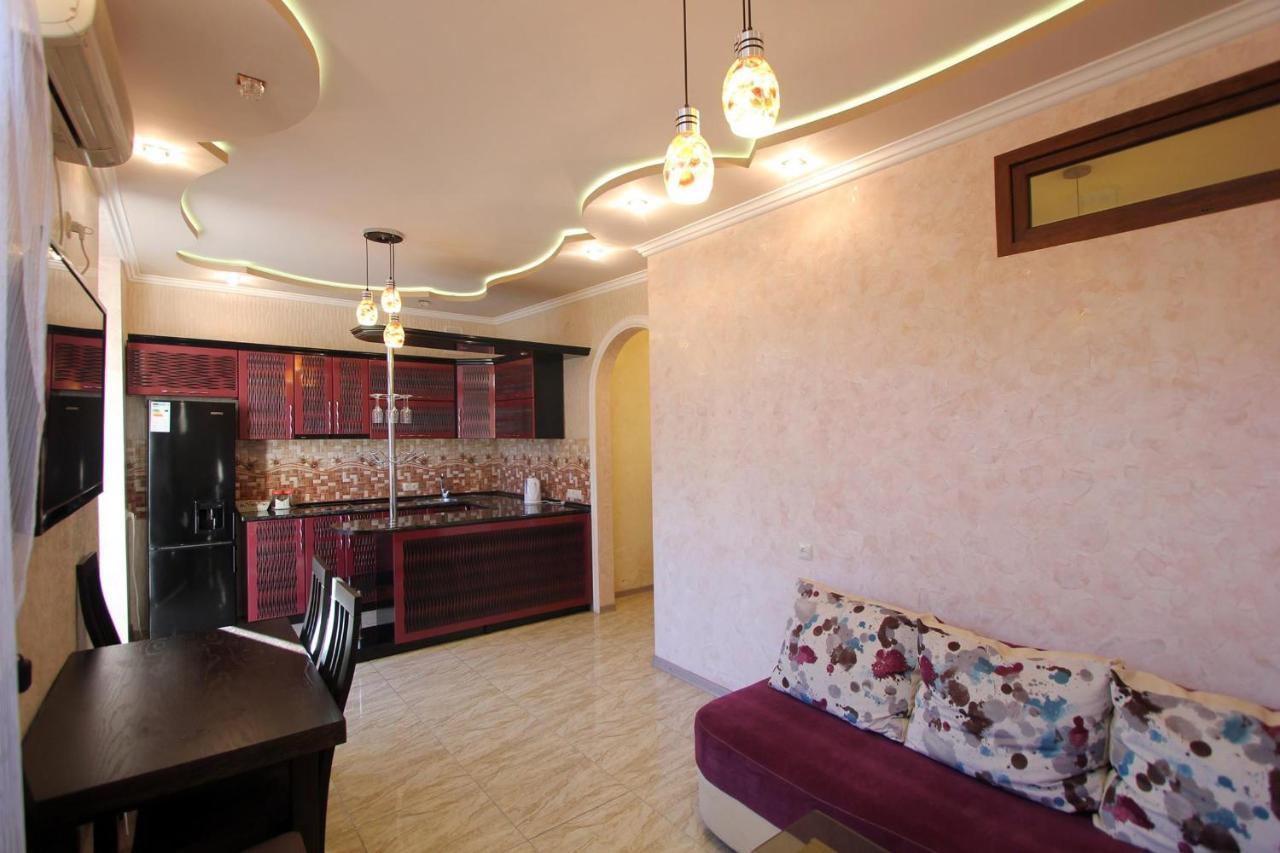 Amiryan street 1 bedroom Deluxe apartment With Balcony AM104 Jerevan Buitenkant foto